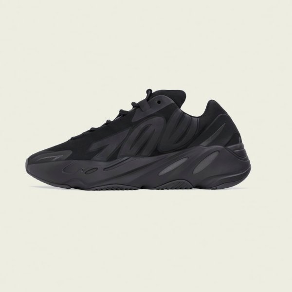 YEEZY BOOST 700 MNVN 纯黑配色