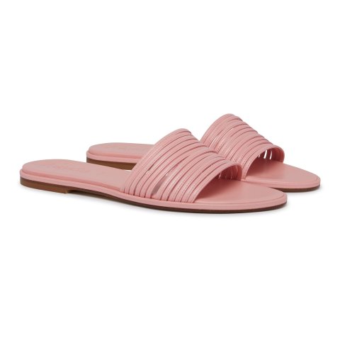 粉色凉鞋