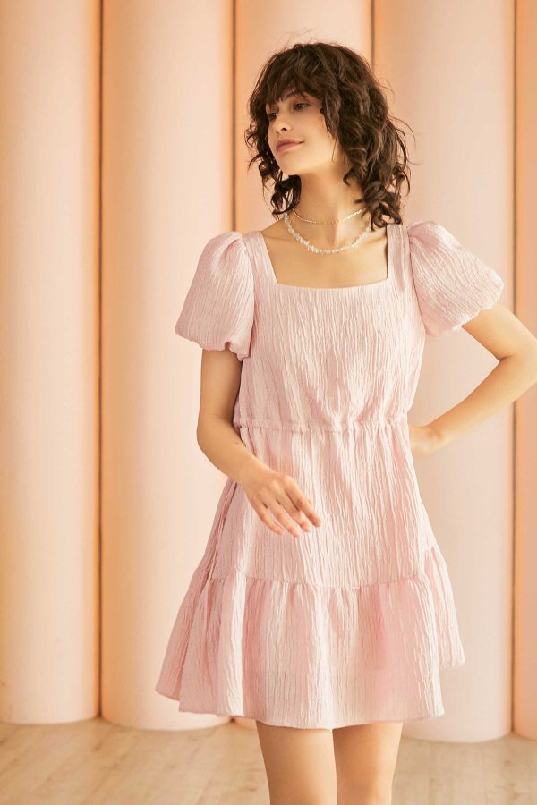 Addison 粉色连衣裙