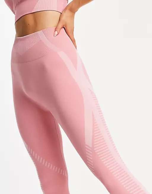 粉色瑜伽裤