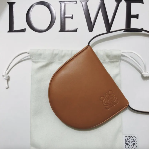 Loewe实用又有质感！3.6折收！黄褐色斜挎包
