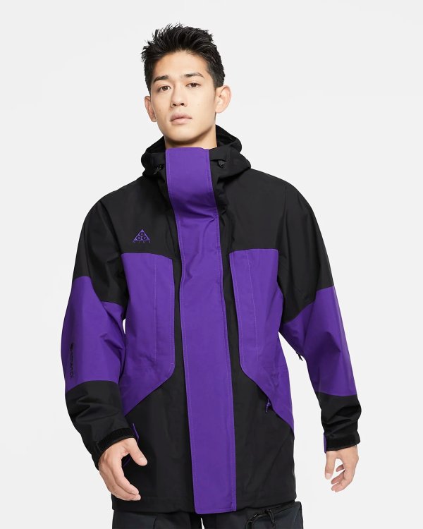 黑紫色防风外套