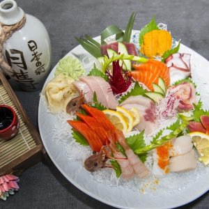 桥寿司(White Rock) 刺身拼盘、龙虾拼盘...精致日本料理，还有无敌海景