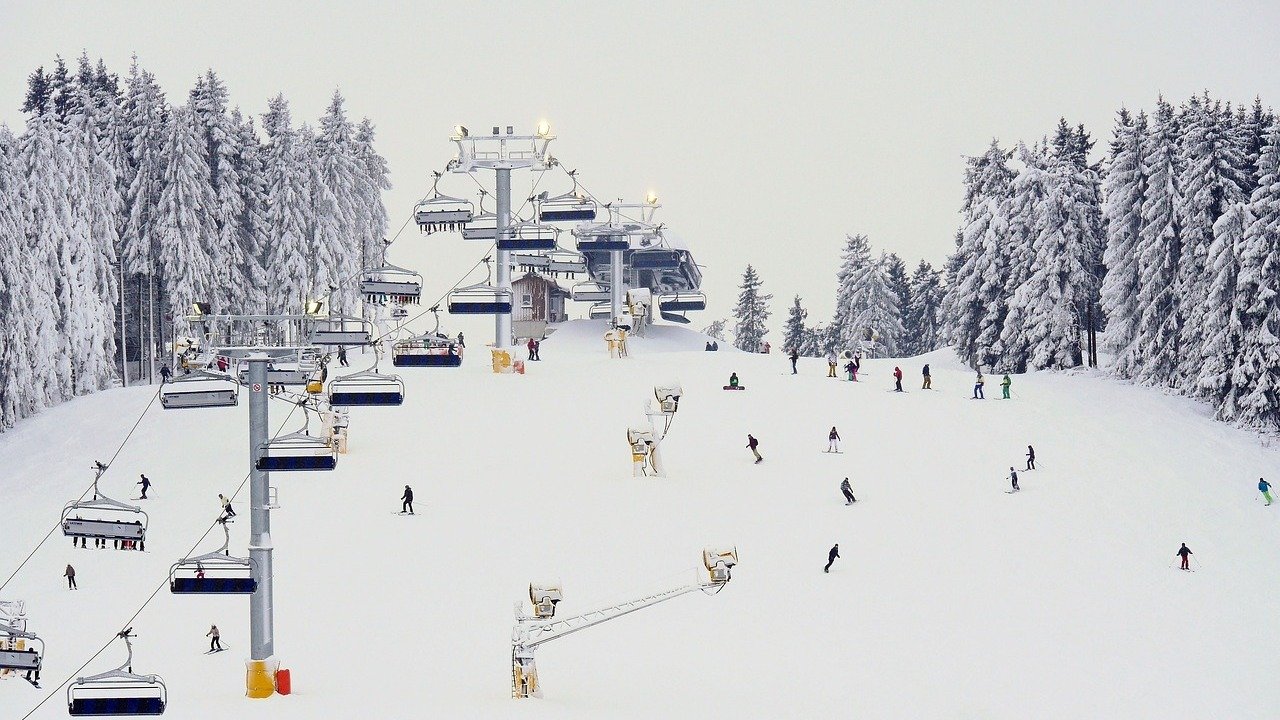 2023加拿大新手滑雪福利 - 缆车票+装备+课程只需$25！蓝山等全国21个滑雪场可用！