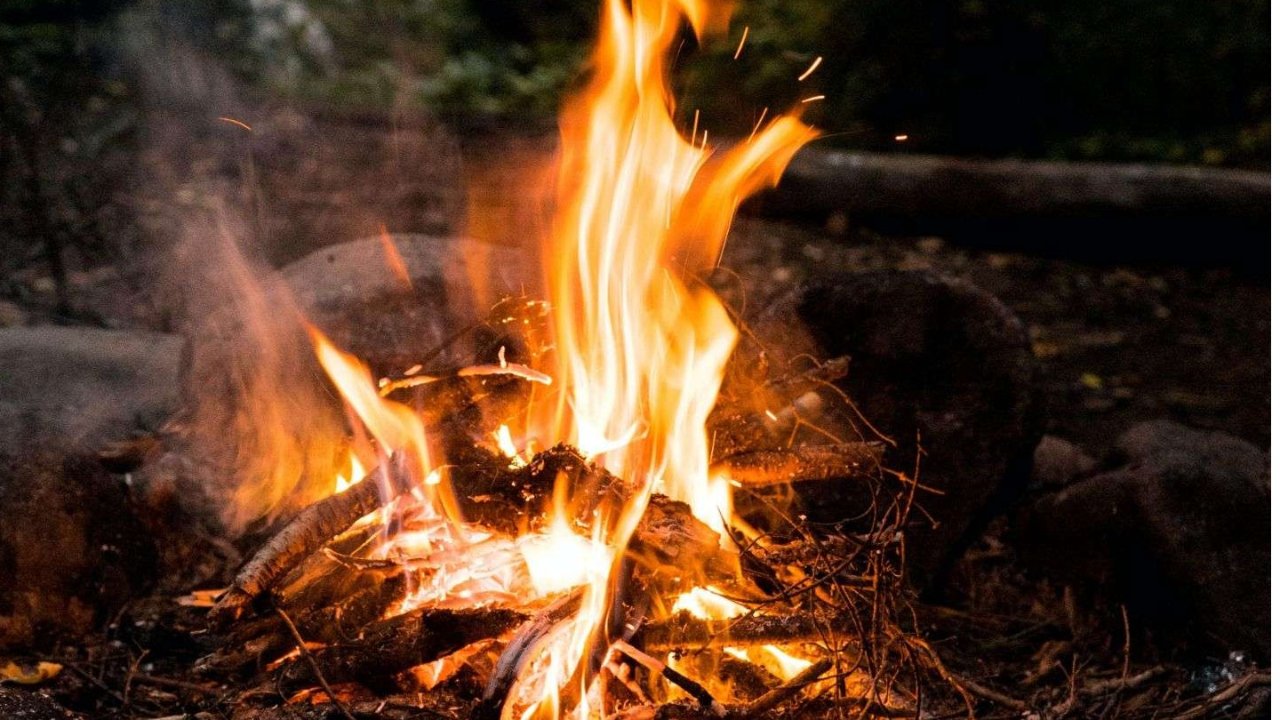 BC省颁布禁火令！烟花、天灯、燃烧桶等 "第一类露天火"受限！这些类型明火仍被允许！