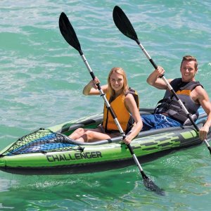 $129.99 (指导价$215.89)网络星期一：Intex 挑战者 Kayak 充气独木舟套装 销量冠军