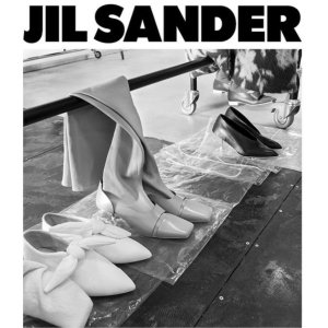 Jil Sander 极简主义精美鞋履热卖 收靴子、尖头鞋、凉拖等
