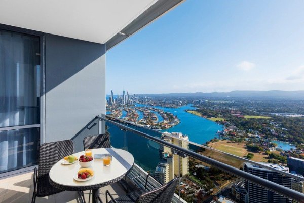 Meriton Suites Southport酒店