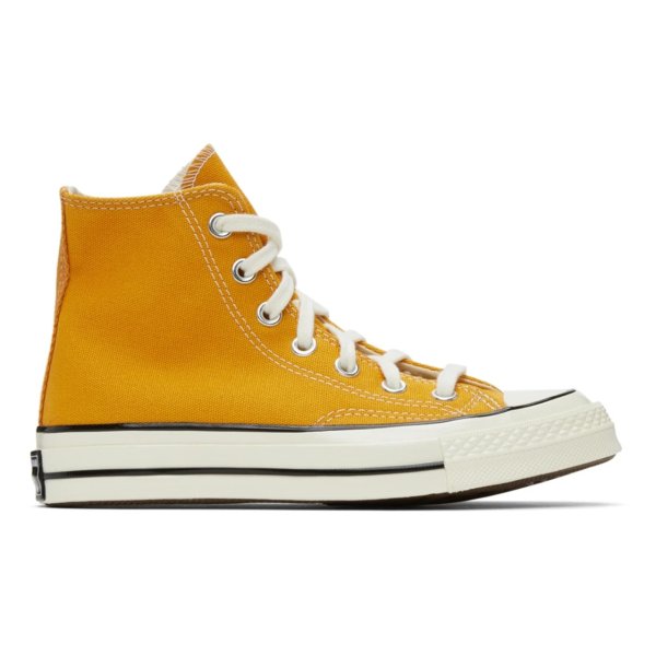 橙黄色高帮帆布鞋