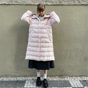COS长款粉色绗缝羽绒服