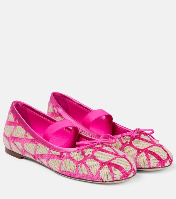 粉色印花芭蕾鞋