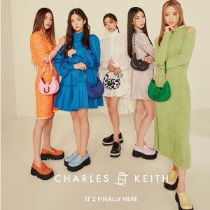 Charles & Keith X ITZY 限定联名来啦~ 快收单肩包和乐福鞋