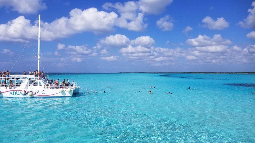 一场远离陆地的旅行:皇家加勒比海魅号allure of the sea