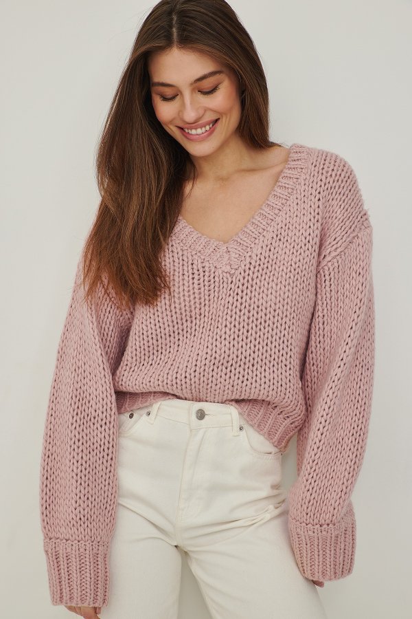 粉色针织毛衣