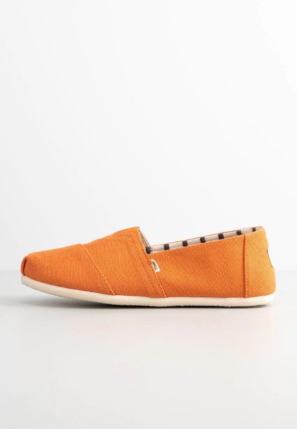 橘色平底鞋
