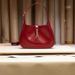 澳洲11.11：Gucci 新品特卖会 渔夫鞋$565，GG焦糖棕凉鞋$800