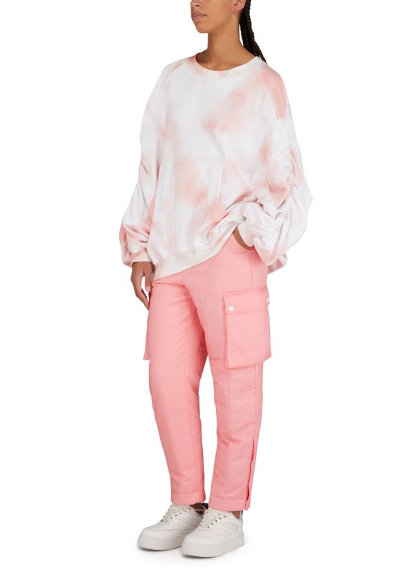 粉色渲染褶皱卫衣