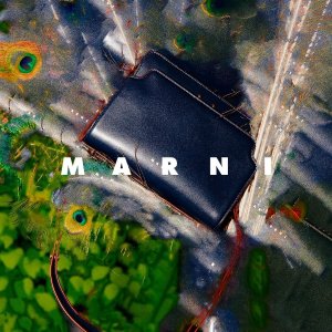 Marni 极简风奢牌闪促 人气风琴包€475、条纹托特€515