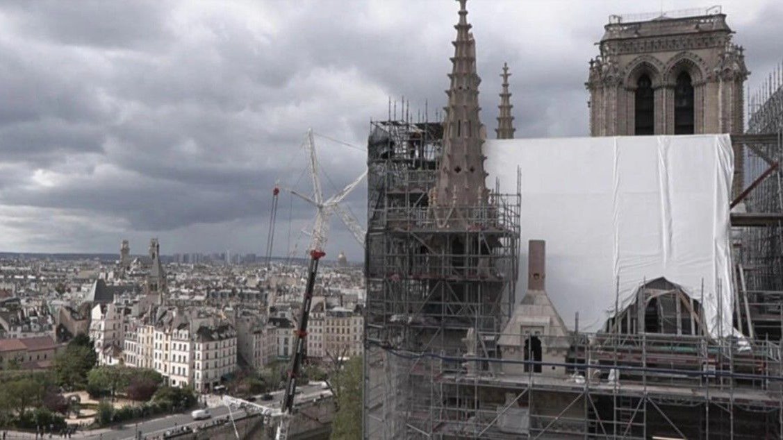 好消息！巴黎圣母院有望于12月重新开放！现代彩色玻璃预计2026年实现