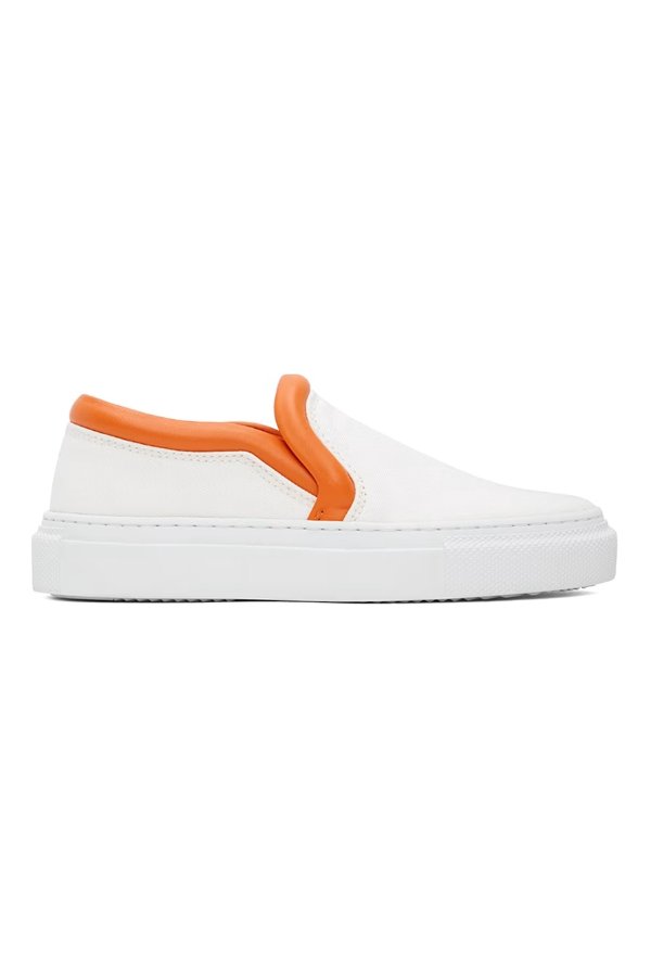 橙白色运动鞋