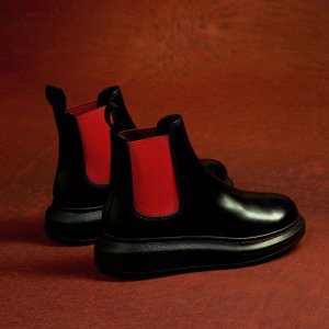 Alexander McQueen 今年超火的厚底靴 男女同款