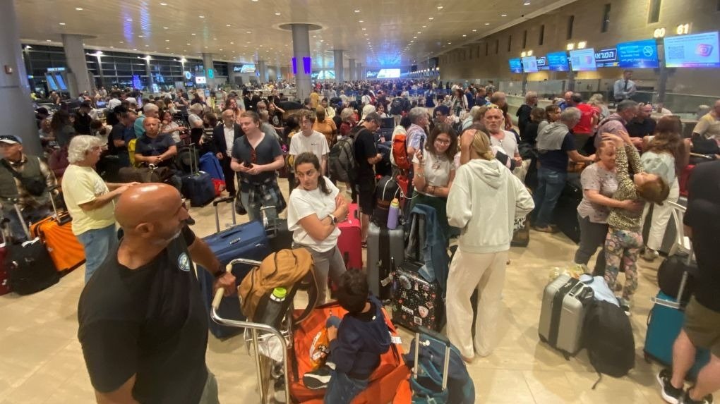 加拿大首架从以色列撤离的航班降落雅典，机上有130名乘客！这3类人群可登机！