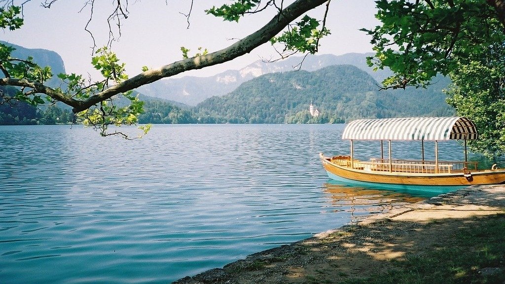 欧洲最美湖泊 Top 10，收藏起来放假一起出去玩！