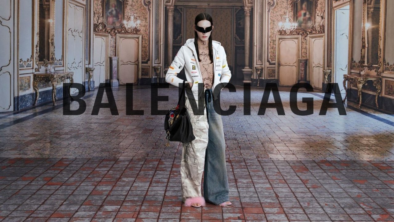 从奢侈高定到颠覆创新，“整活大户”BALENCIAGA经历了哪些演变？