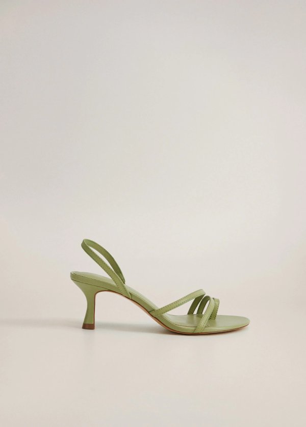 橄榄绿凉鞋