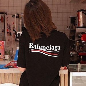 Balenciaga 上新热卖 收可乐T恤、机车包