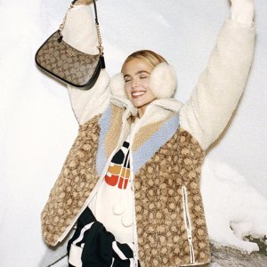 Coach官网 奥莱区 冬季限定系列 泰迪相机包、耳环、毛衣
