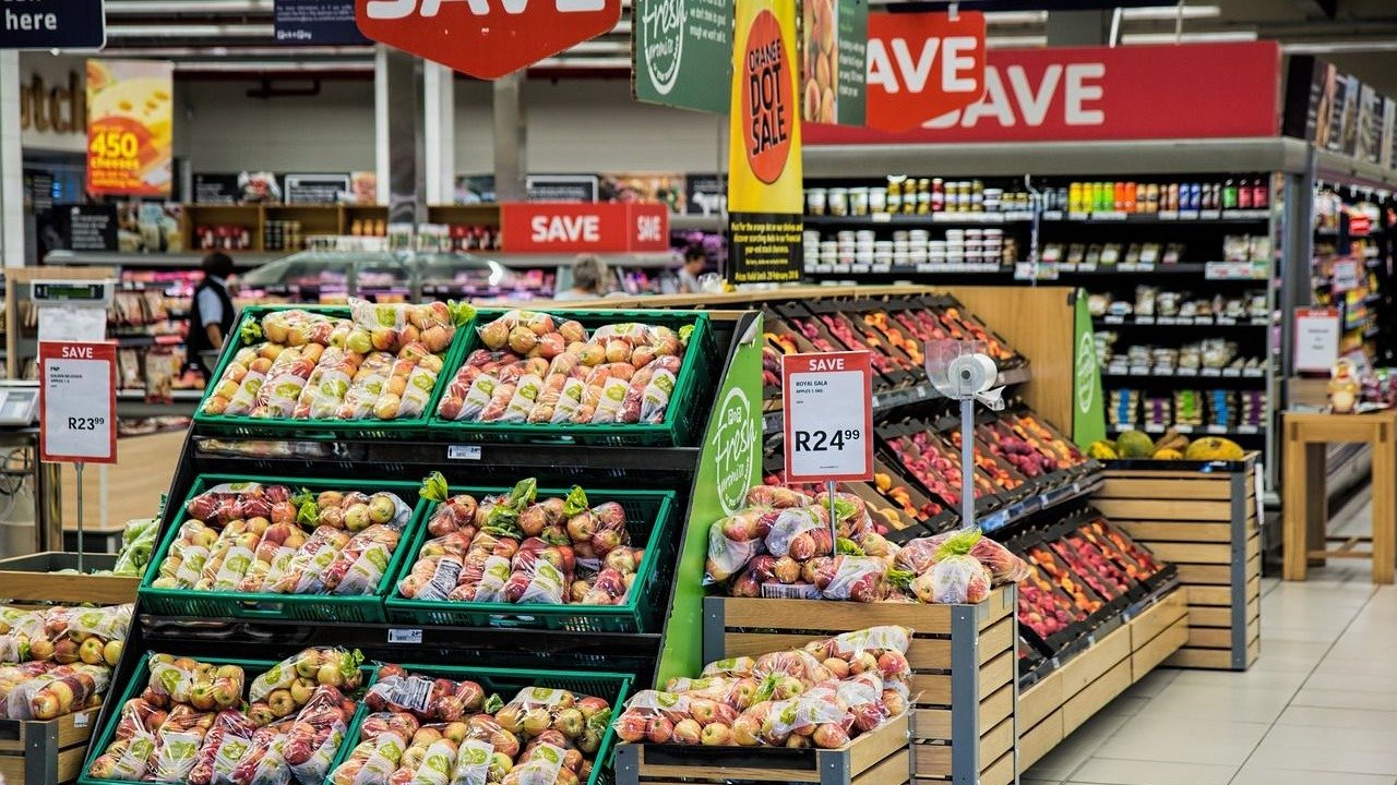 加拿大5家超市食品价格对比 -  No Frills面包花生酱更便宜，买鸡肉和草莓选IGA！