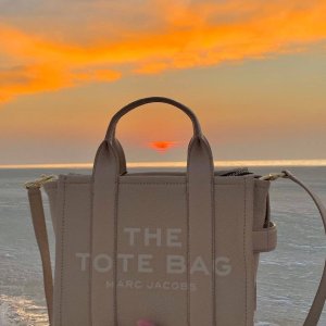Marc Jacobs “The Tote Bag”专场 史努比联名、毛绒款、牛仔款都有