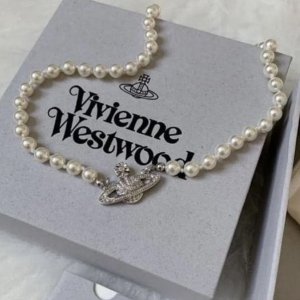 Vivienne Westwood 西太后新年闪促 抢土星系列耳环、包包等