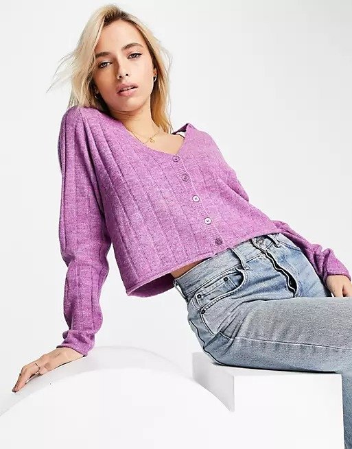 粉紫色短款针织衫