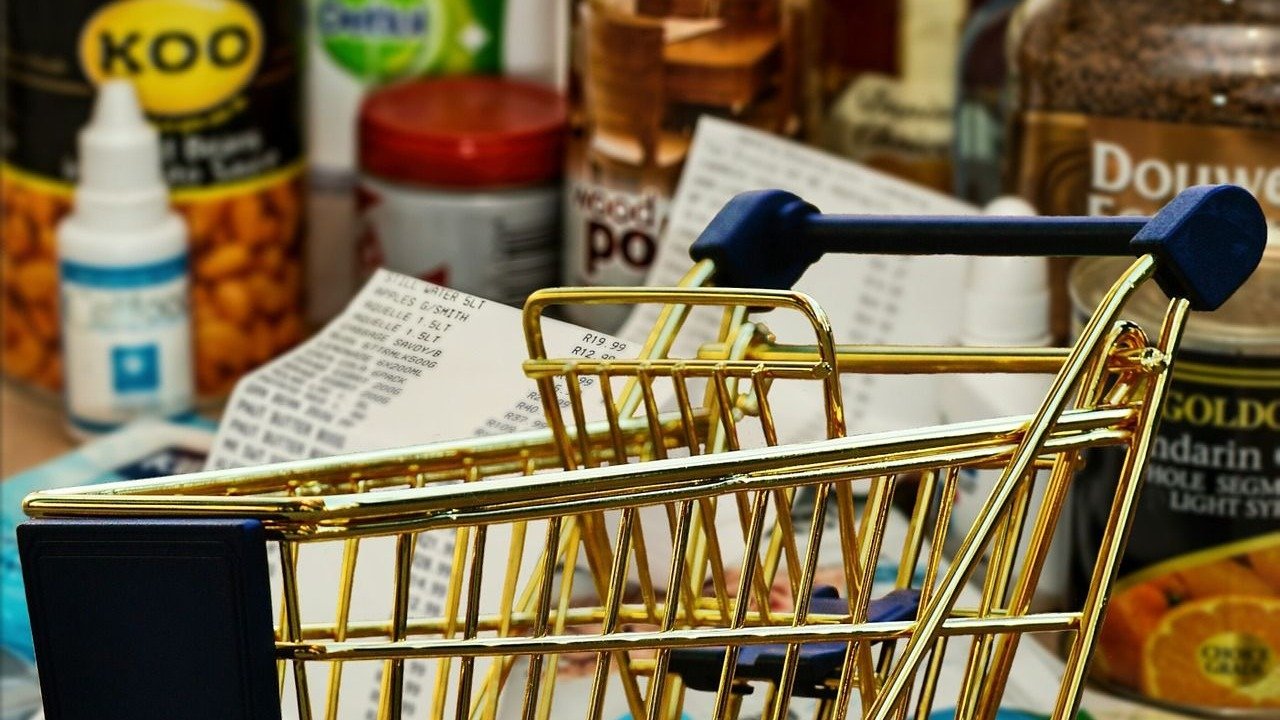 加拿大政府将出新规，约束超市和杂货商店价格上涨，防止商家赚取暴利！