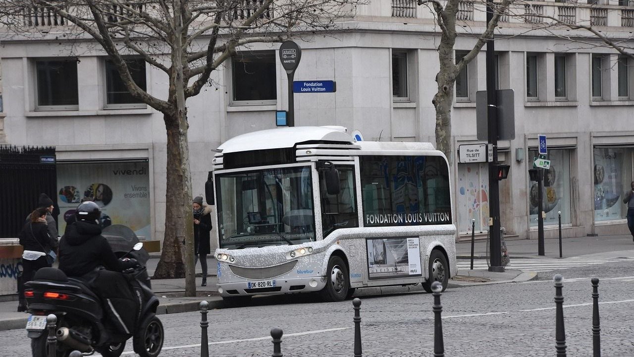 全巴黎公交即将在夜间按需停车 - 由司机决定可停靠的安全站点