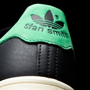 Adidas Stan Smith 超酷黑色绿尾运动鞋