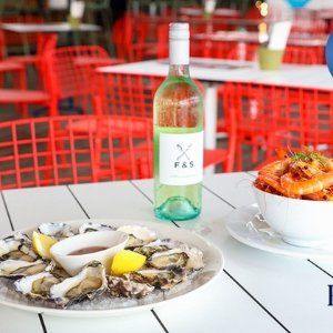 悉尼Helm Bar 双人大虾+生蚝+美酒超值团购