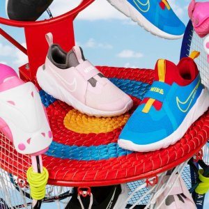 Ssense Nike 童鞋专区 | 运动休闲童鞋大促 $65收经典阿甘鞋