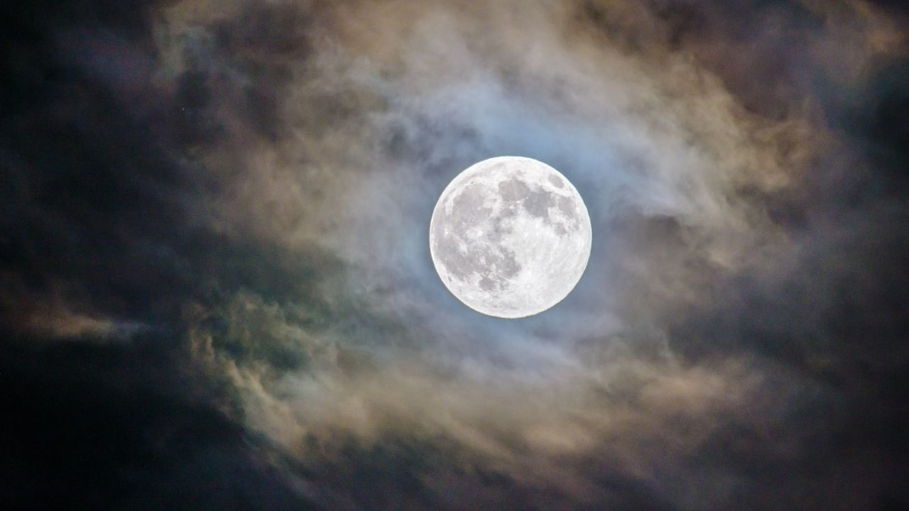 2023加拿大中秋赏月攻略 - 全年最后一个超级月亮！形成原因、时间和观测技巧总结