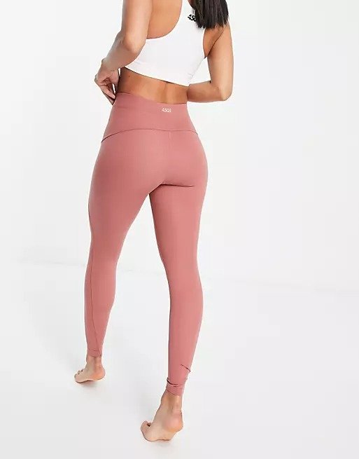 粉色瑜伽裤