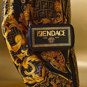 Fendi X Versace 巴黎快闪店上线 强强联手 速收包鞋、首饰