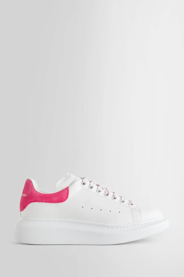 粉色麂皮尾小白鞋