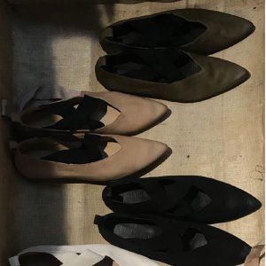 Uma Wang 时尚小众 来自东方的禅意美学  经典芭蕾舞鞋$853