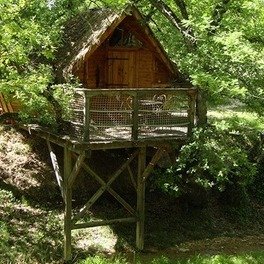 小木屋(位于卢尔山脉和维登峡谷之间)