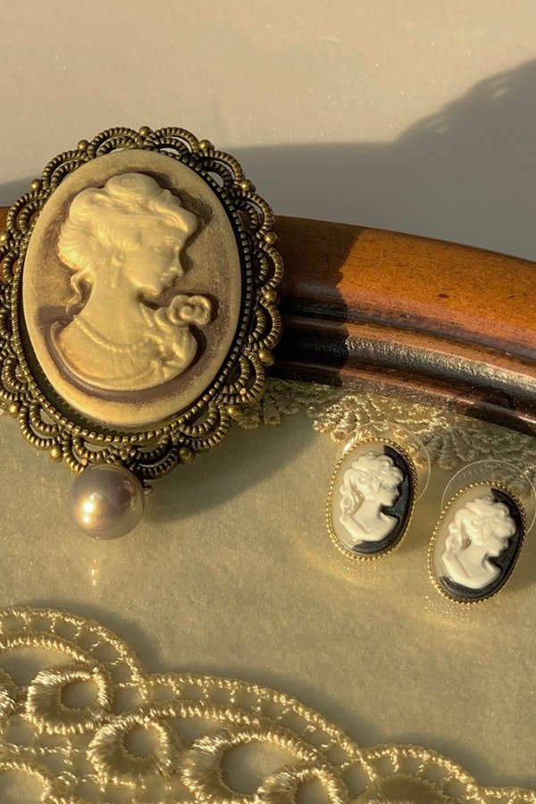 维多利亚浮雕耳环