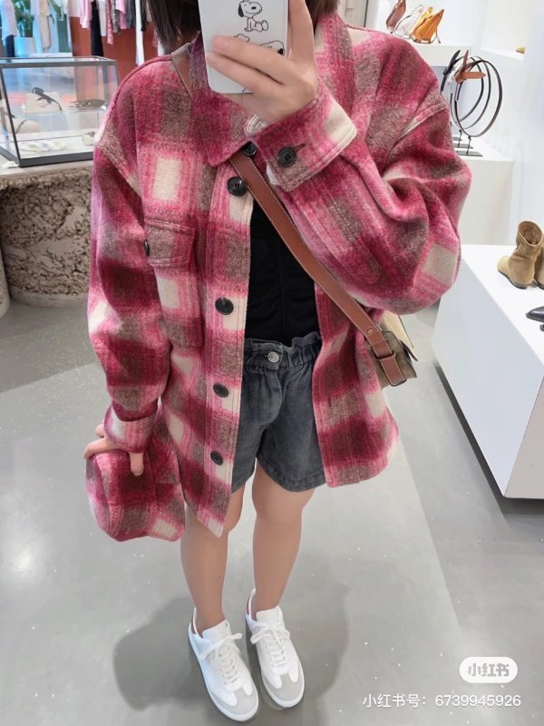 粉色格子大衣