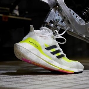 超后一天：adidas ultraboost 系列 地表超强跑鞋 $135收星战合作款