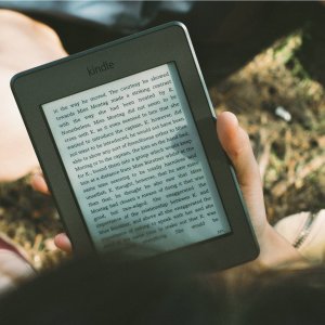 Prime Day狂欢价：Amazon 多型号Kindle 实现读书自由就是这么简单